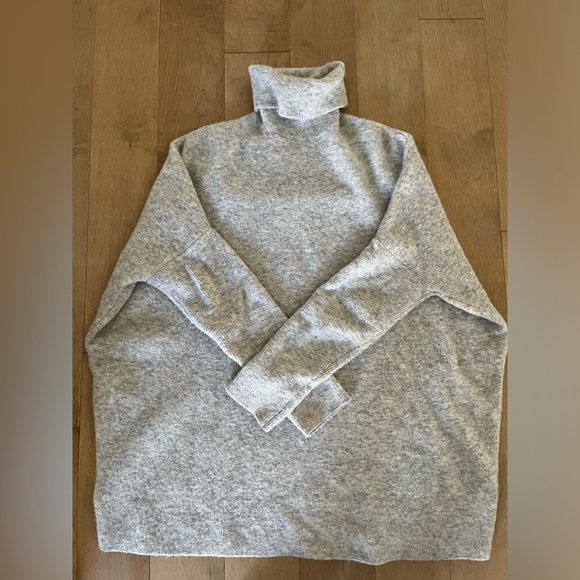 COS wool mock neck - Picture 1 of 3